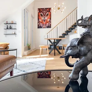 Modern&stylisch: Maisonette In Apartment